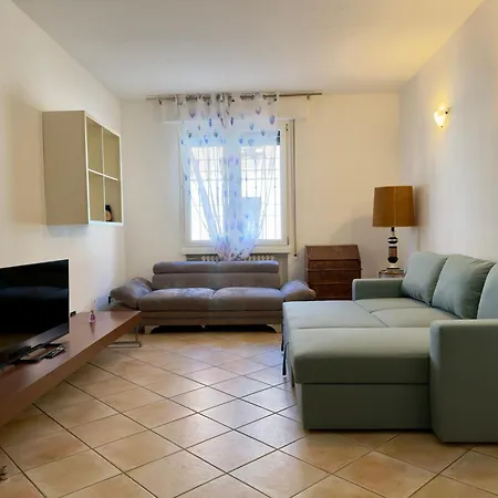 Tra Stazione E Centro Citta - - 6 Ospiti Apartamento