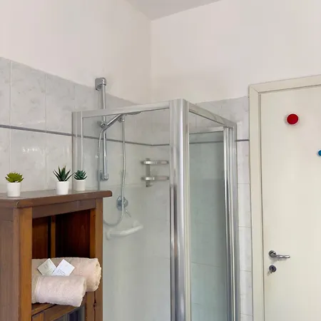 Apartamento Tra Stazione E Centro Citta - - 6 Ospiti