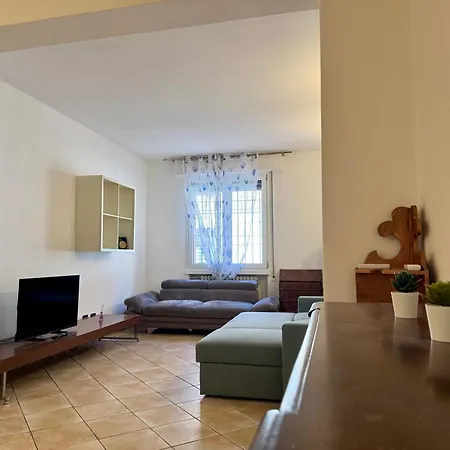Apartamento Tra Stazione E Centro Citta - - 6 Ospiti