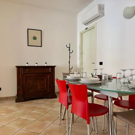 Tra Stazione E Centro Citta - - 6 Ospiti Apartamento