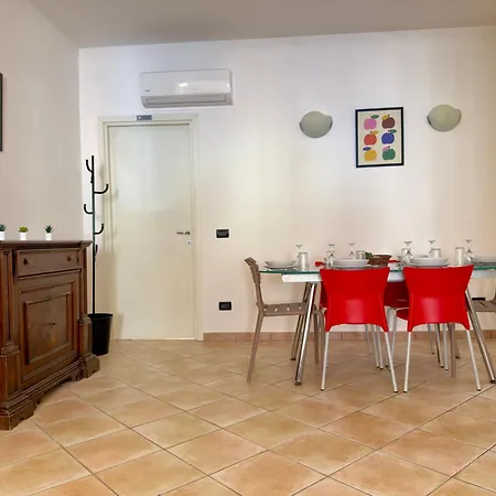 Tra Stazione E Centro Citta - - 6 Ospiti Apartamento *